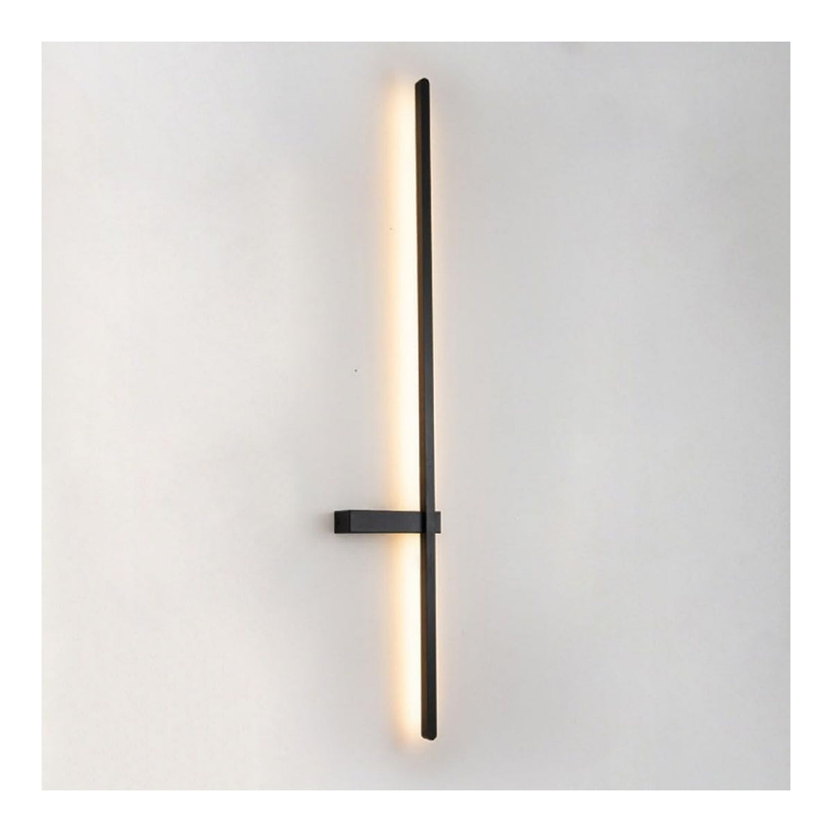 Applique murale Noir et Blanc a presence elegante et lumiere agreable 38-3767