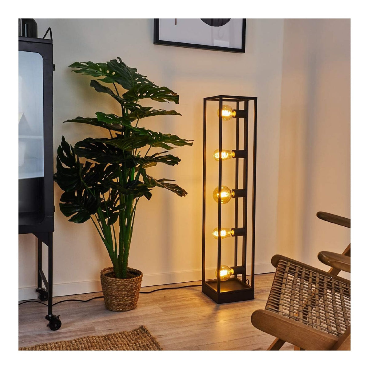 Lampadaire Noir et Ambre au style moderne avec conception fonctionnelle IP20 E27