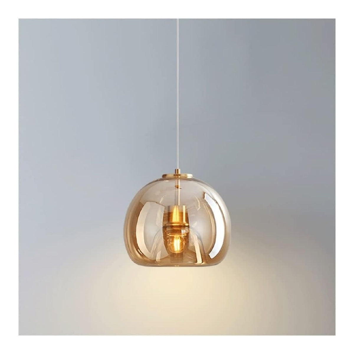 Suspension Ambre et Transparent a presence elegante et lumiere agreable E27