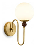 Solution lumineuse Dore et Ambre au dessin sobre en format applique murale 60W E27